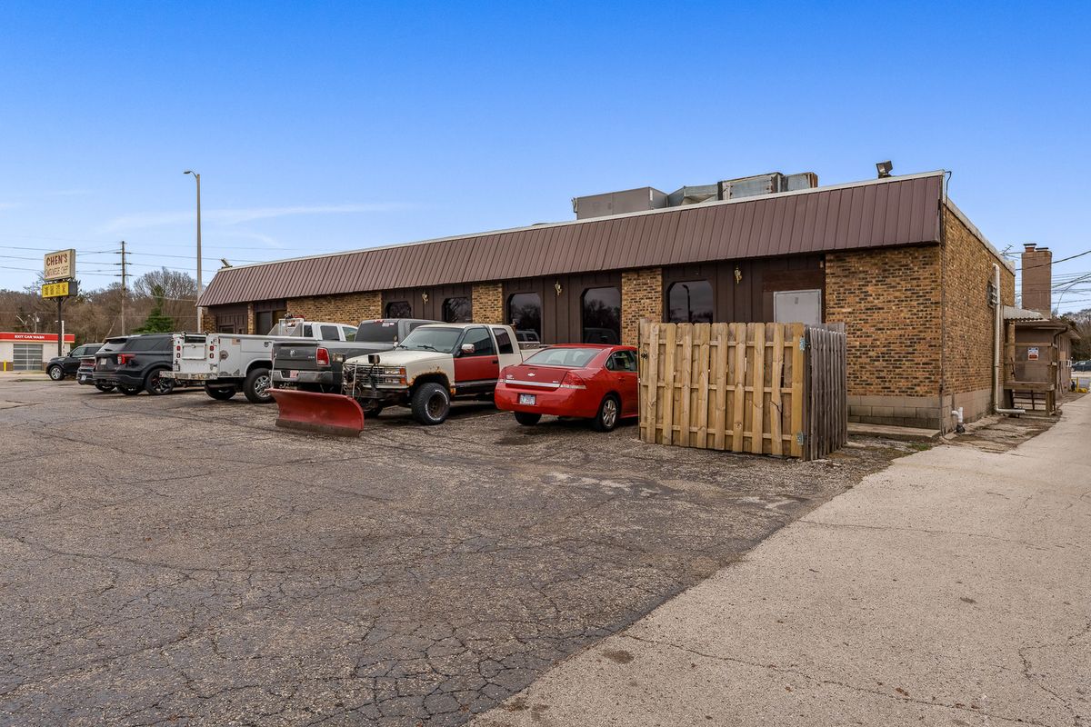 4722 N 2nd Street, Loves Park, IL 61111