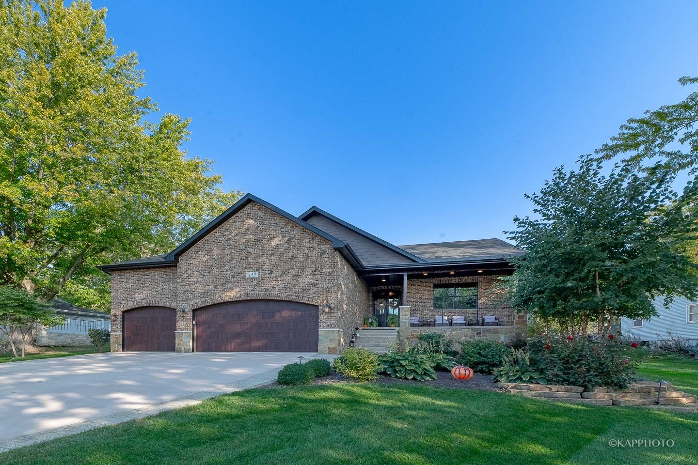 249 Easy Street — Lake Holiday, IL 60552