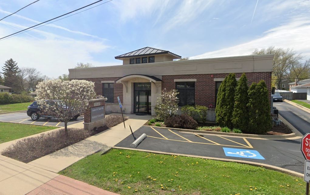 828 Cass Avenue, Westmont, IL 60559