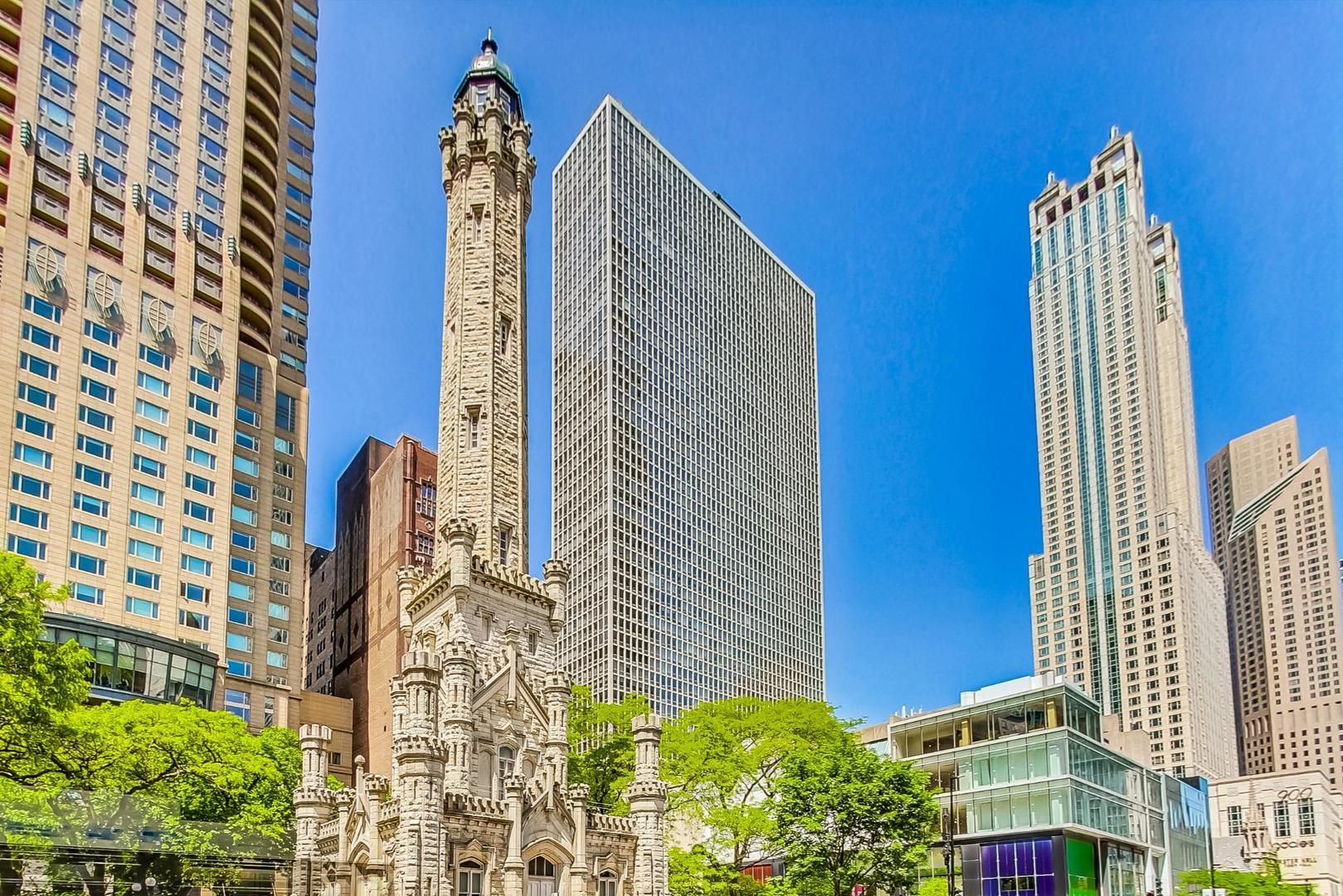 111 E Chestnut Street #37K — Chicago, IL 60611