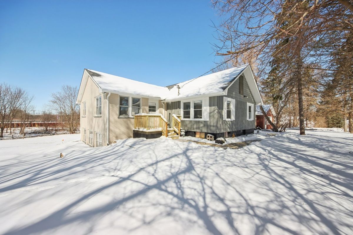 42088 Old Lake Avenue, Antioch, IL 60002