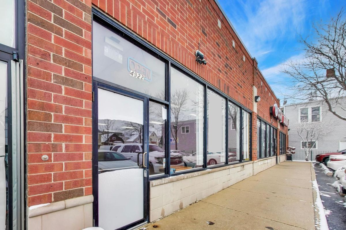 4916 Pulaski Road, Chicago, IL 60630