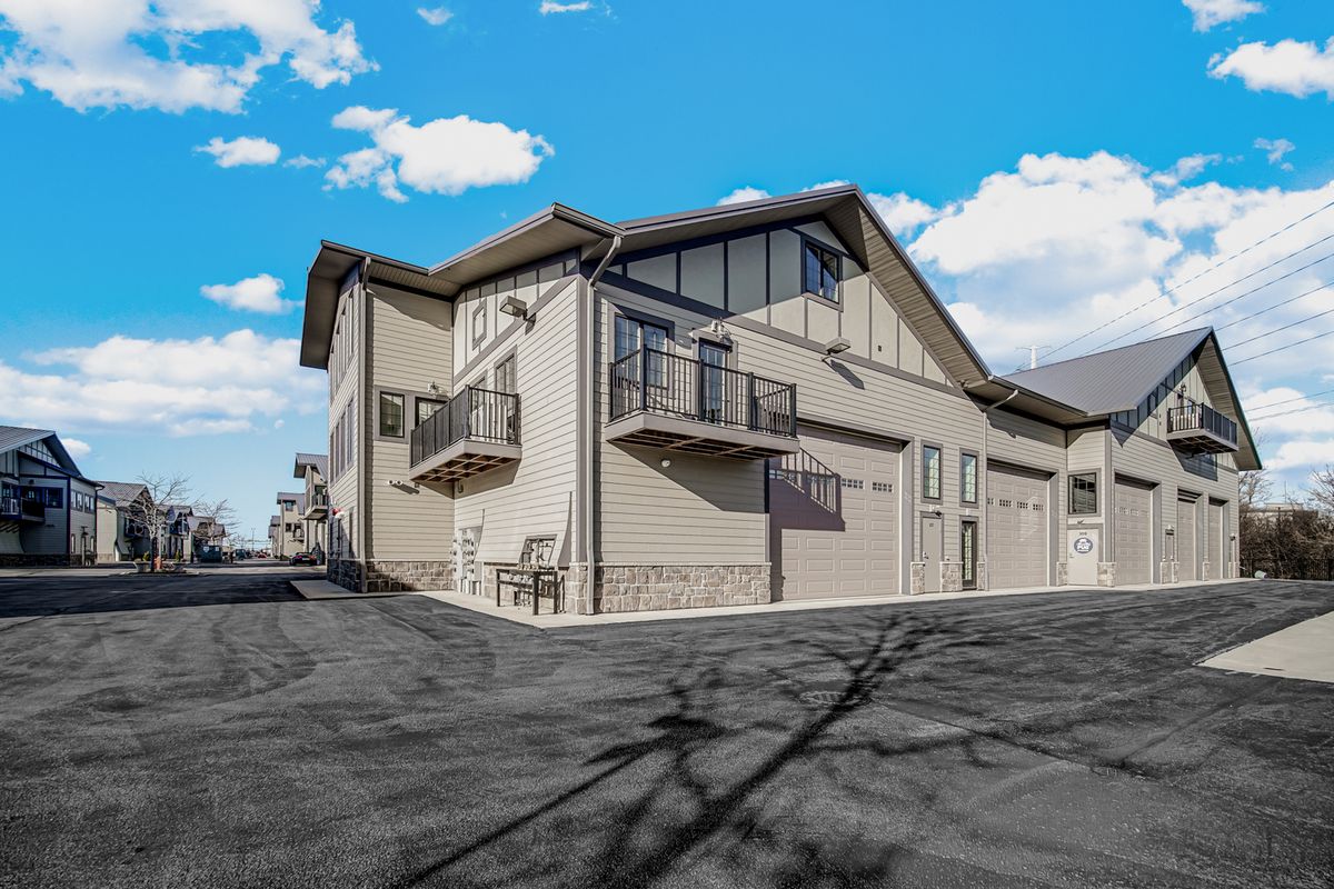 2244 Ferry Road, Naperville, IL 60563