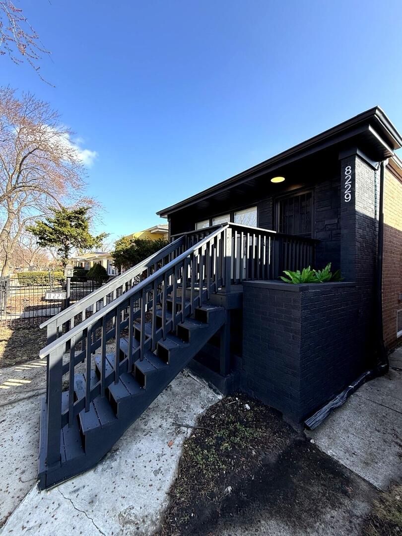 8229 Wentworth Avenue, Chicago, IL 60620