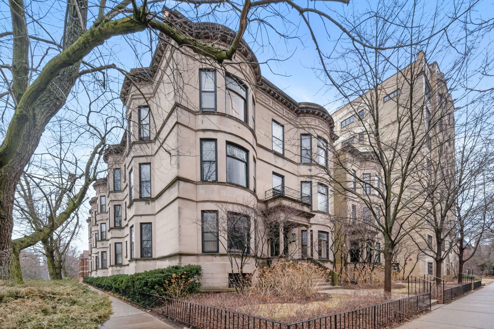 5701 S Kenwood Avenue #2 — Chicago, IL 60637