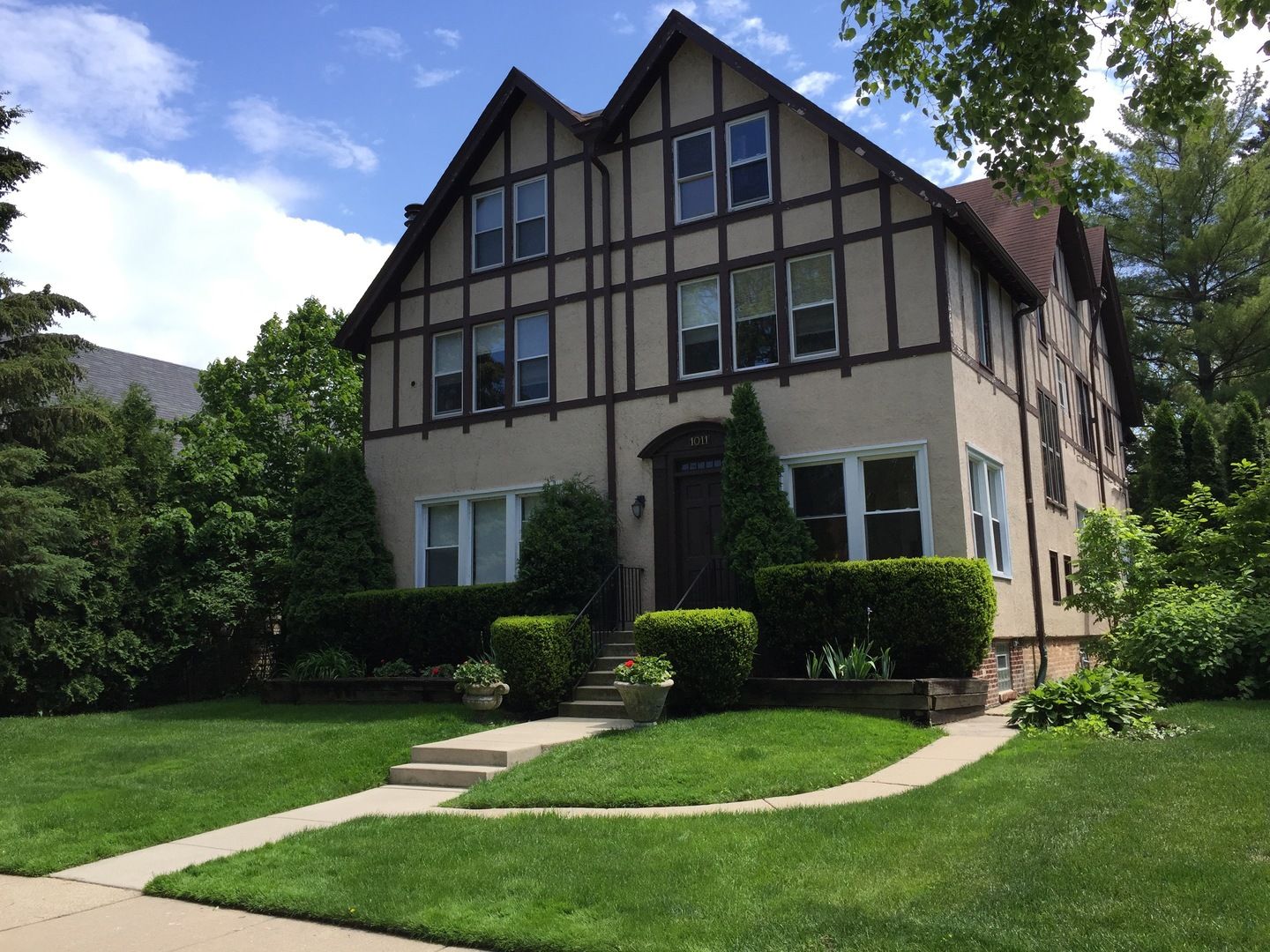1011 CENTRAL Avenue #2 — Wilmette, IL 60091