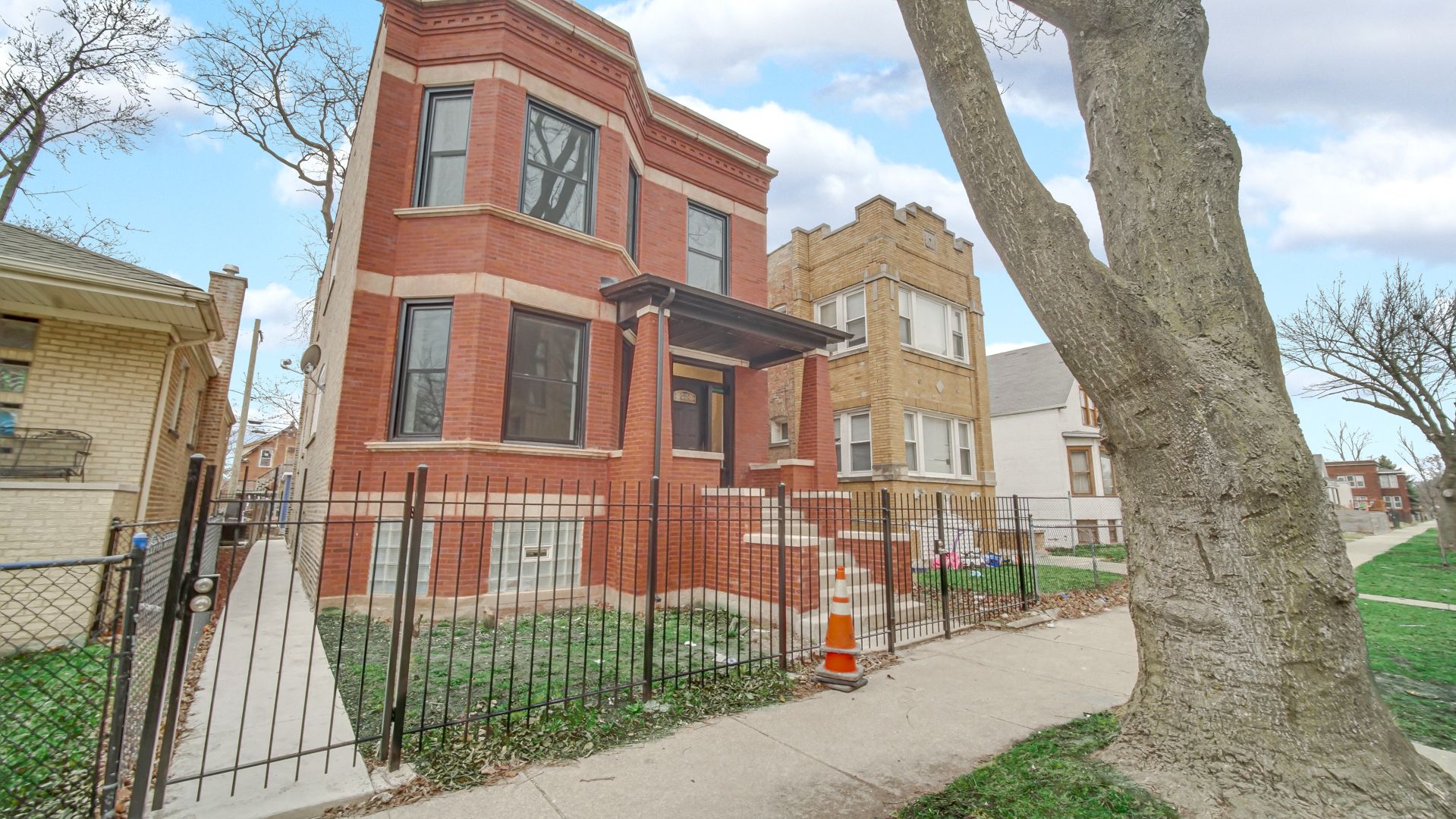 6534 S Honore Street — Chicago, IL 60636