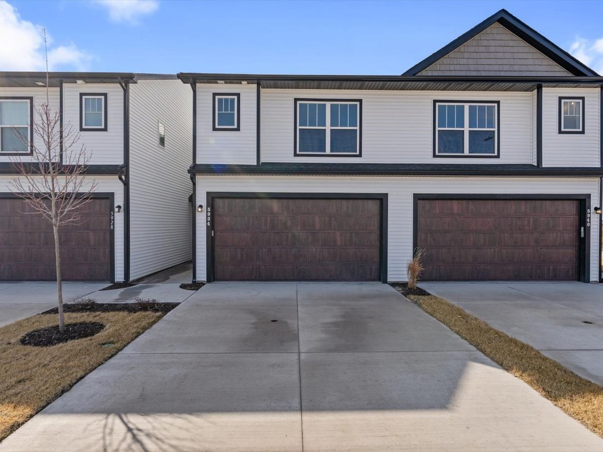 5934 Butterfield Court, Bettendorf, IA 52722