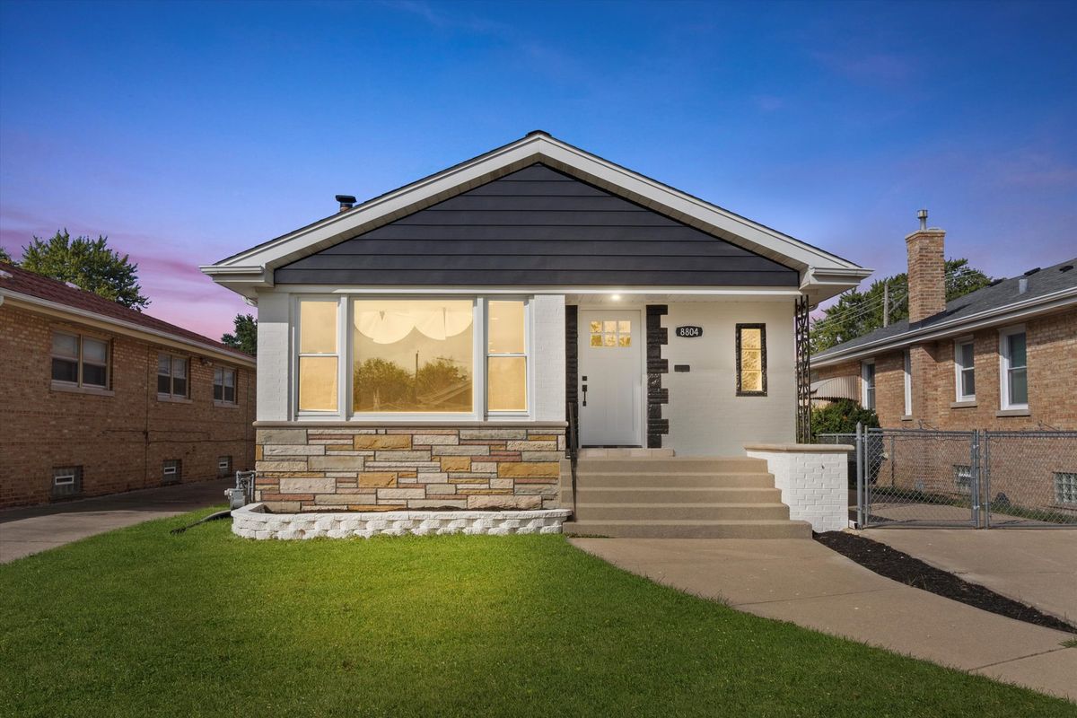 8804 Fairfield Avenue, Evergreen Park, IL 60805