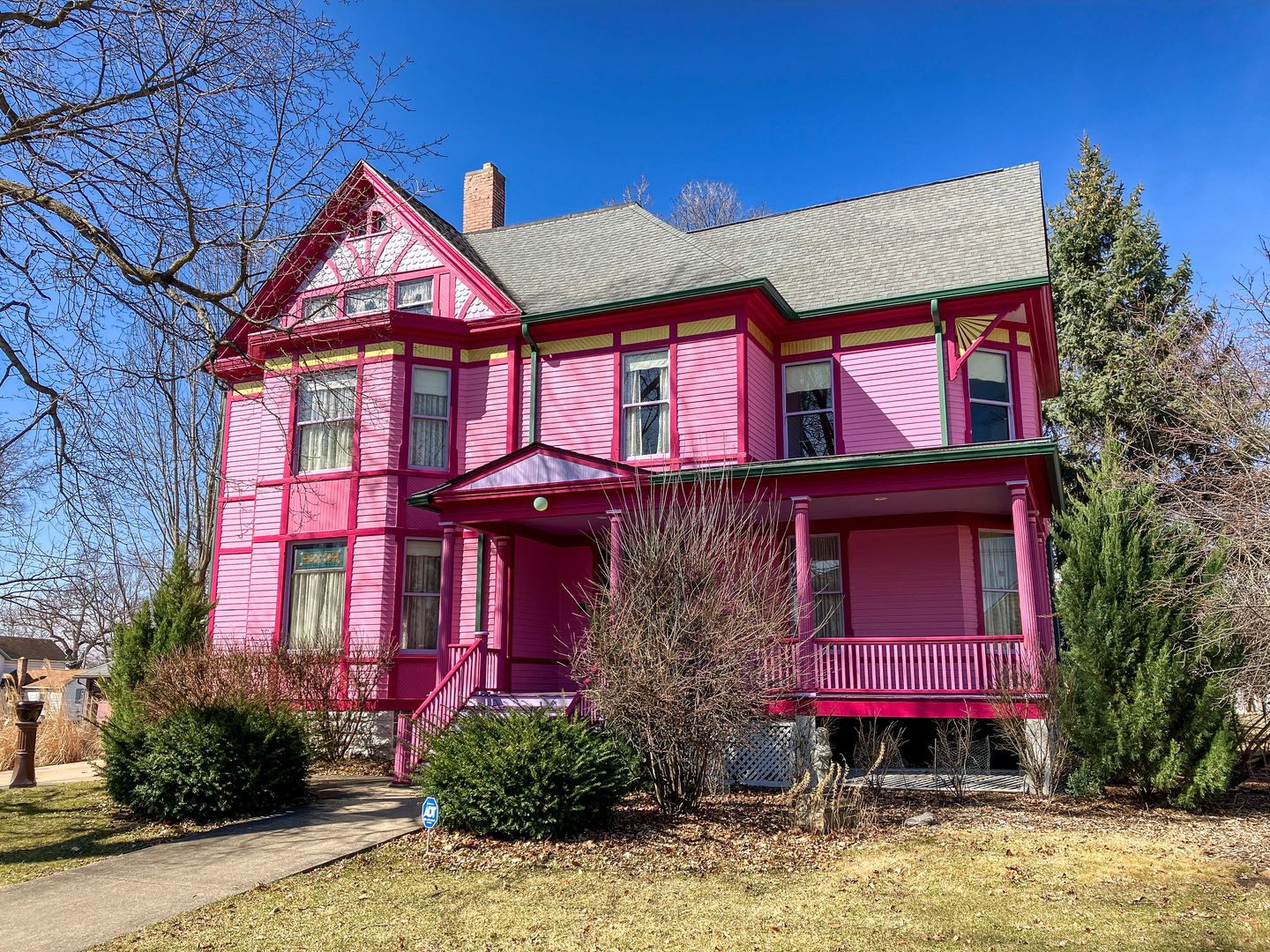 301 S Genesee Street — Morrison, IL 61270