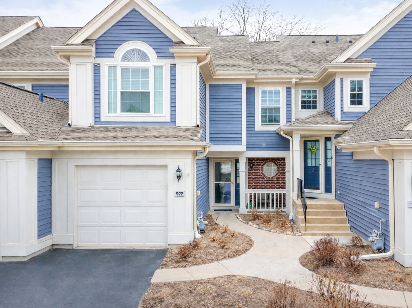922 Little Falls Court — Elk Grove Village, IL 60007