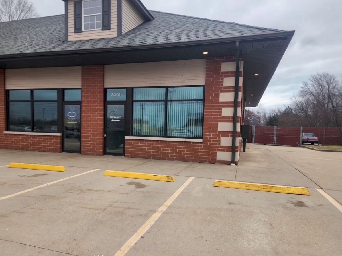 2001 Green Bay Road, Waukegan, IL 60087