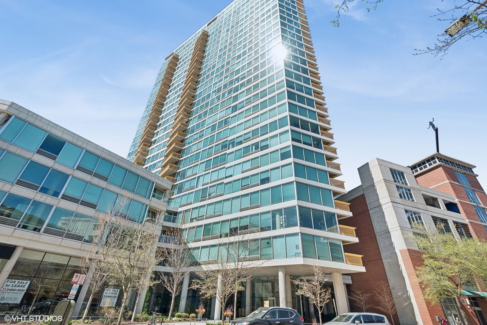 1720 Maple Avenue #910 — Evanston, IL 60201
