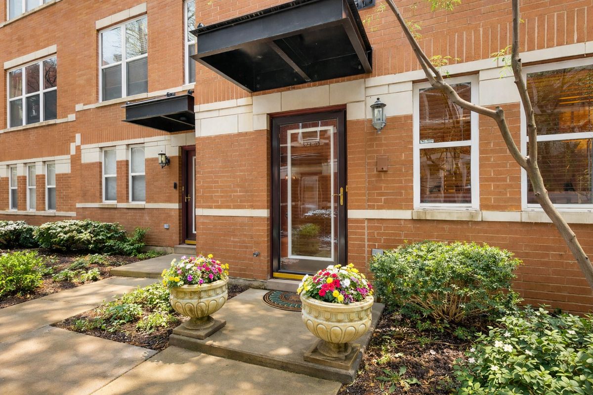 523 Chicago Avenue, Evanston, IL 60202