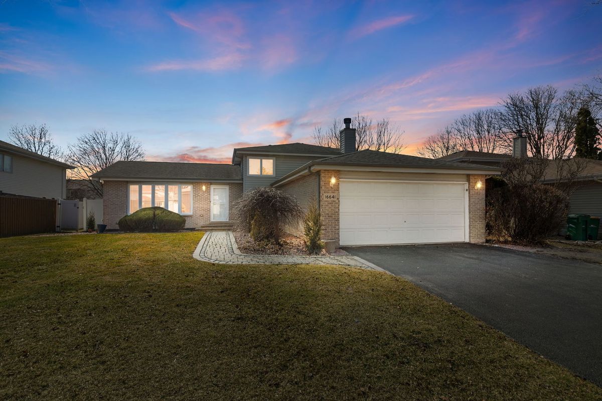 16641 Oneida Drive, Lockport, IL 60441