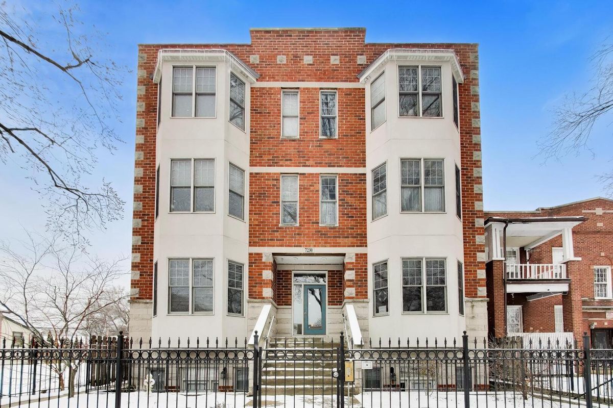 7230 Oakley Avenue, Chicago, IL 60645