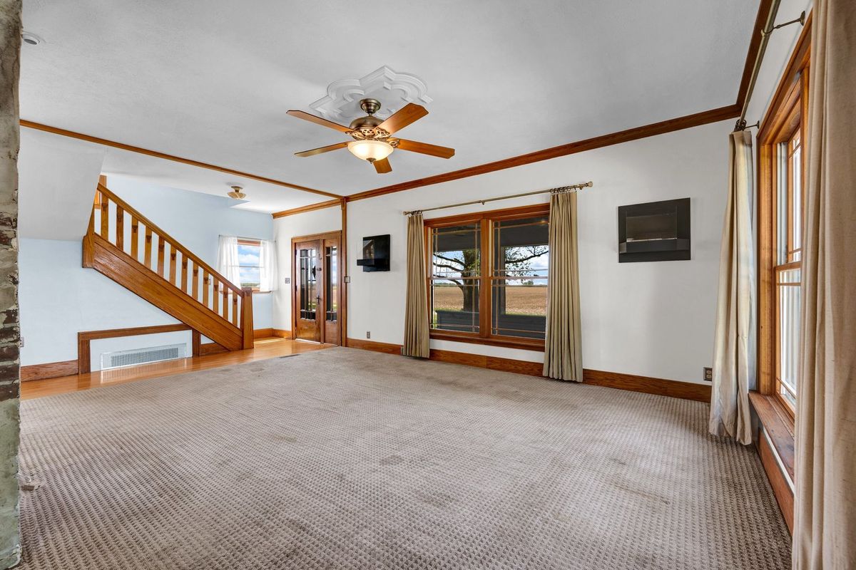 5664 Graff Road, Minier, IL 61759