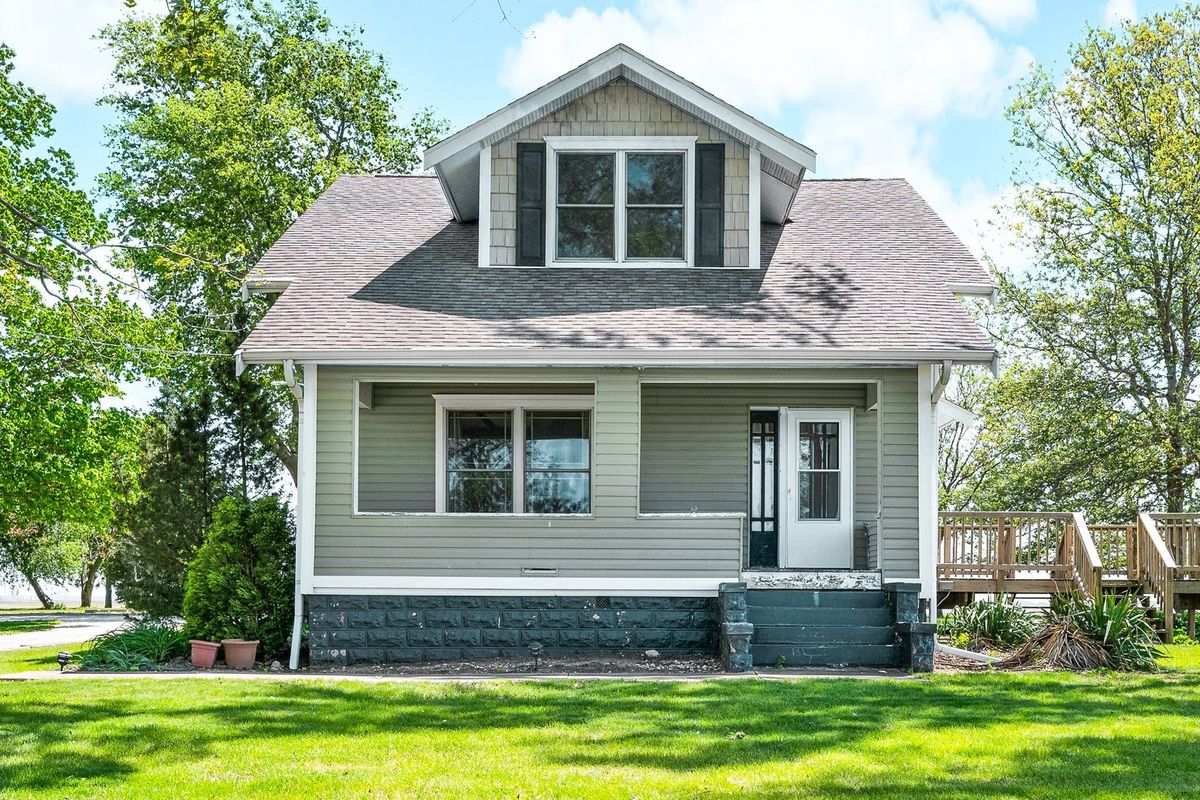 5664 Graff Road, Minier, IL 61759