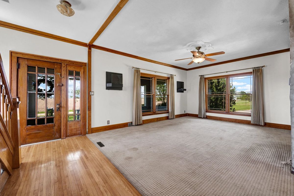 5664 Graff Road, Minier, IL 61759