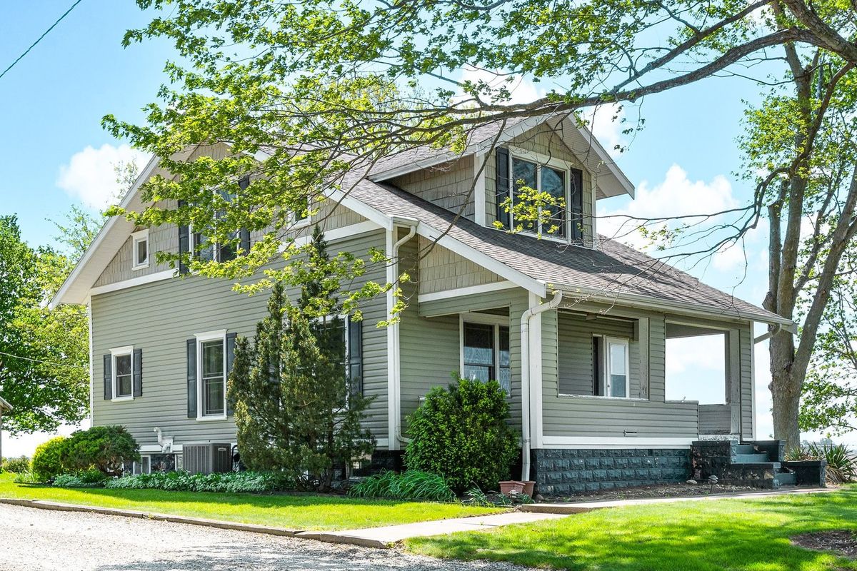 5664 Graff Road, Minier, IL 61759