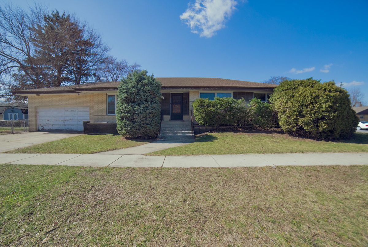 6201 90th Place, Oak Lawn, IL 60453