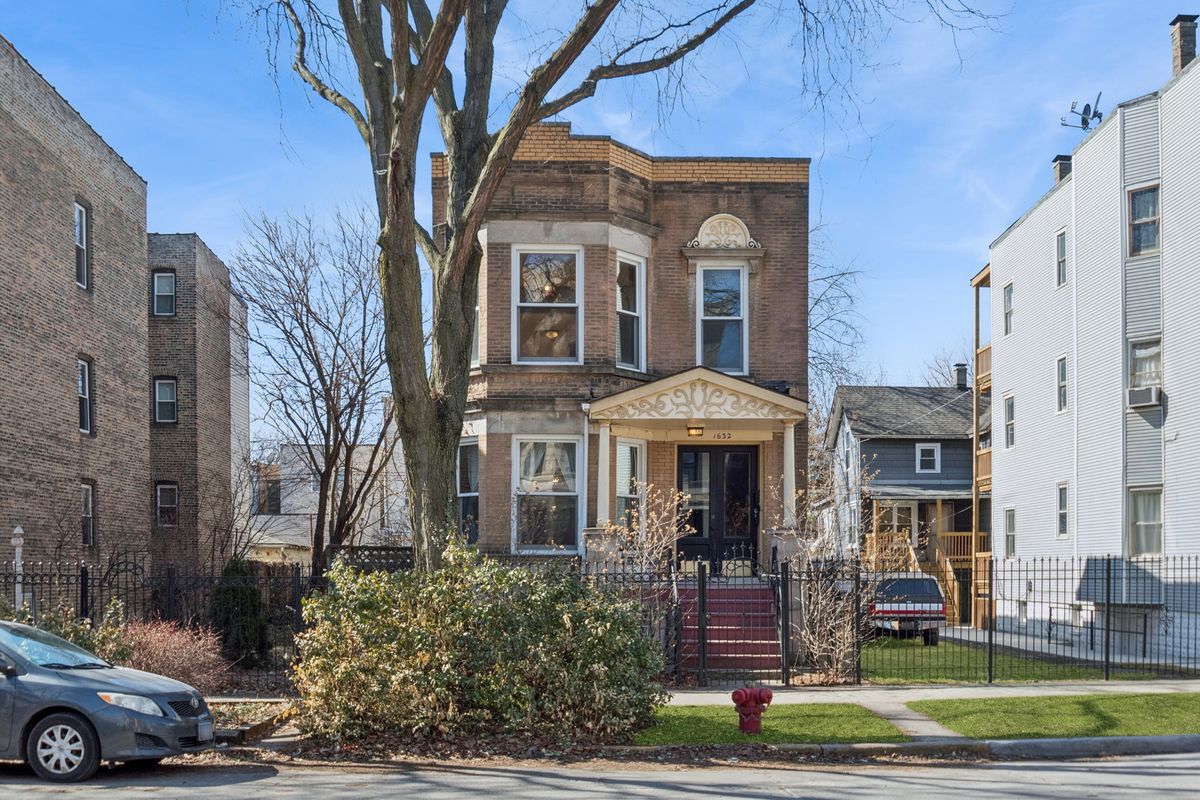 1632 Francisco Avenue, Chicago, IL 60647