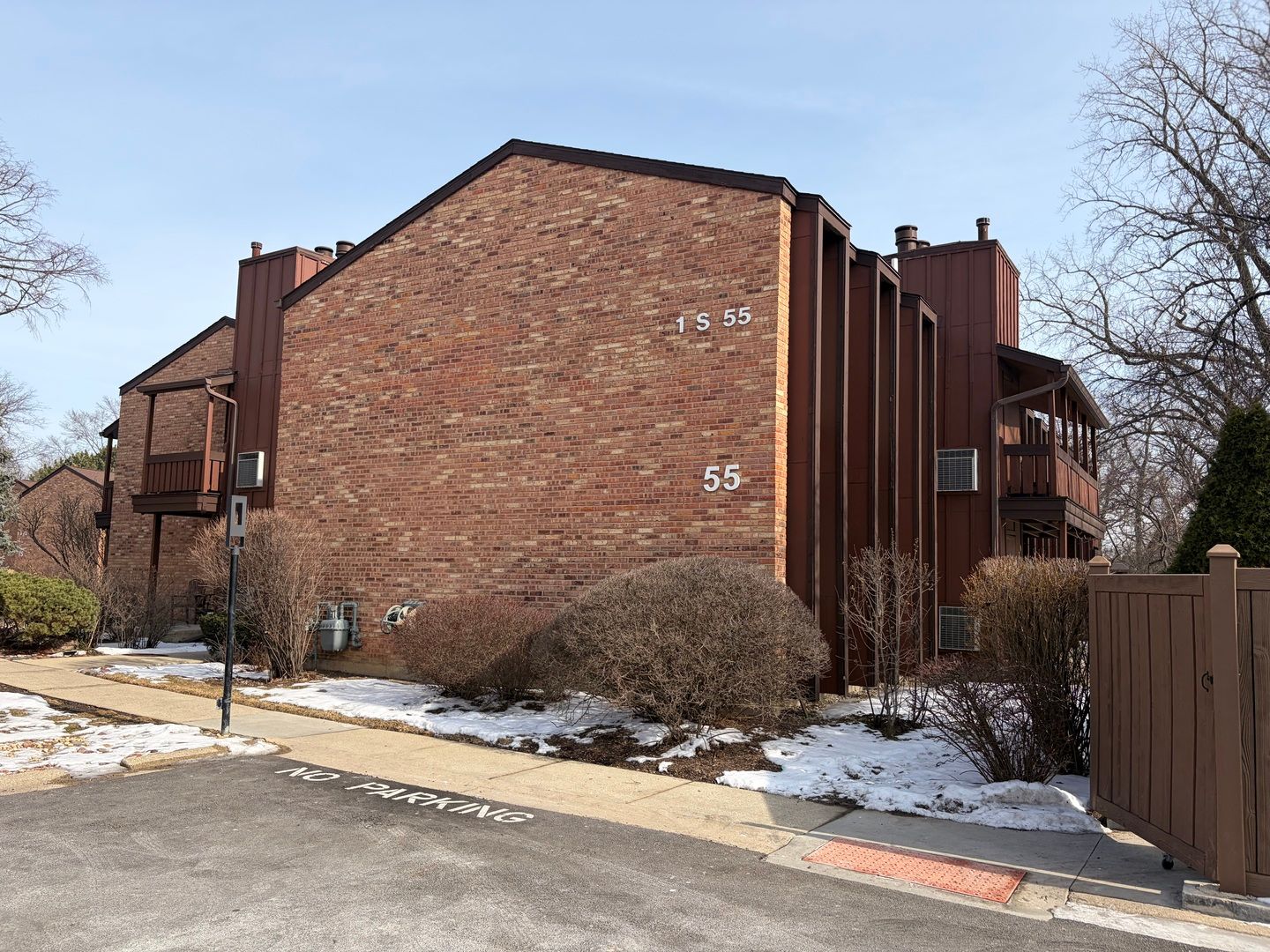 1S055 Spring Road #1C — Oakbrook Terrace, IL 60181