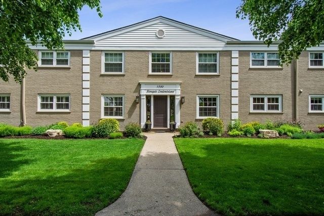 1530 E Northwest Highway #2A — Arlington Heights, IL 60004