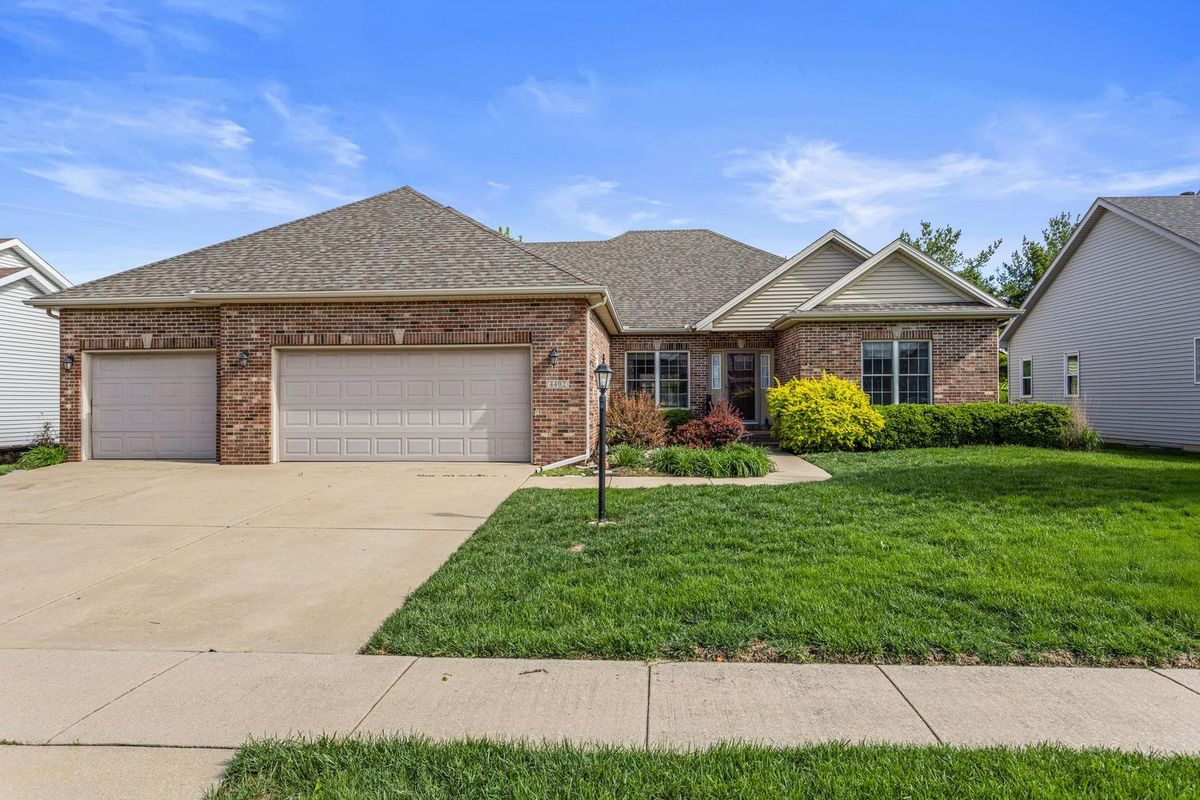 4402 Crossgate Drive, Champaign, IL 61822