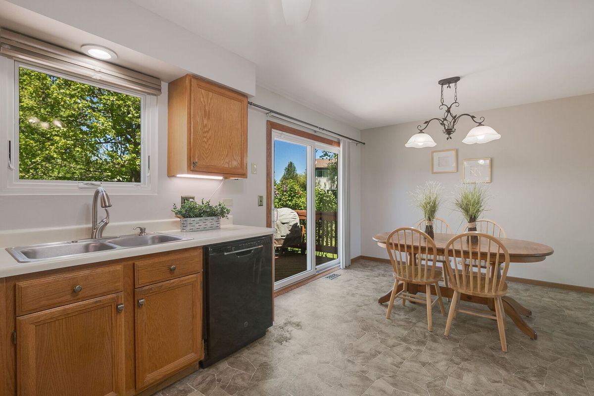 2212 Oak Leaf Court, Lake Villa, IL 60046
