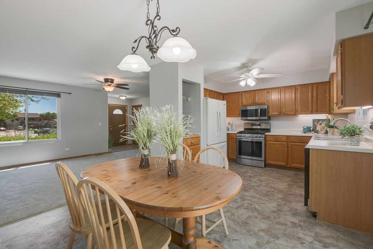 2212 Oak Leaf Court, Lake Villa, IL 60046
