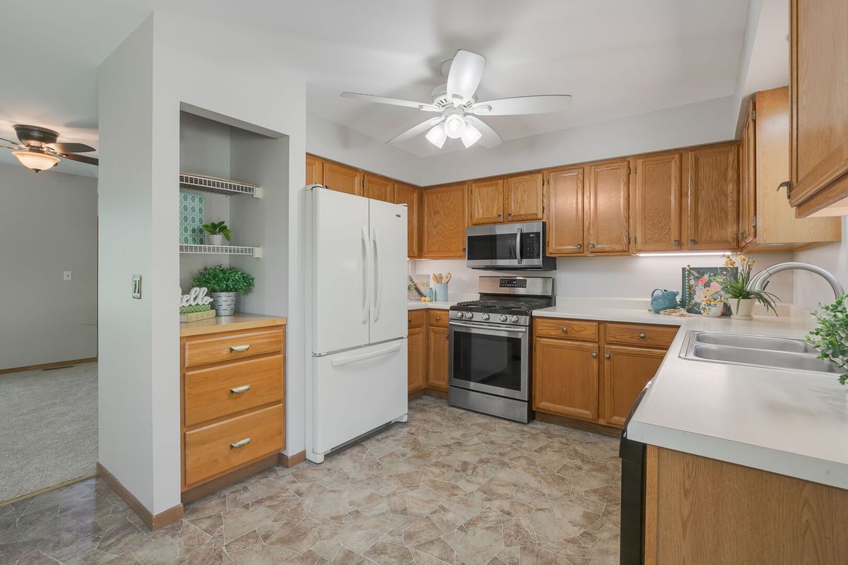 2212 Oak Leaf Court, Lake Villa, IL 60046