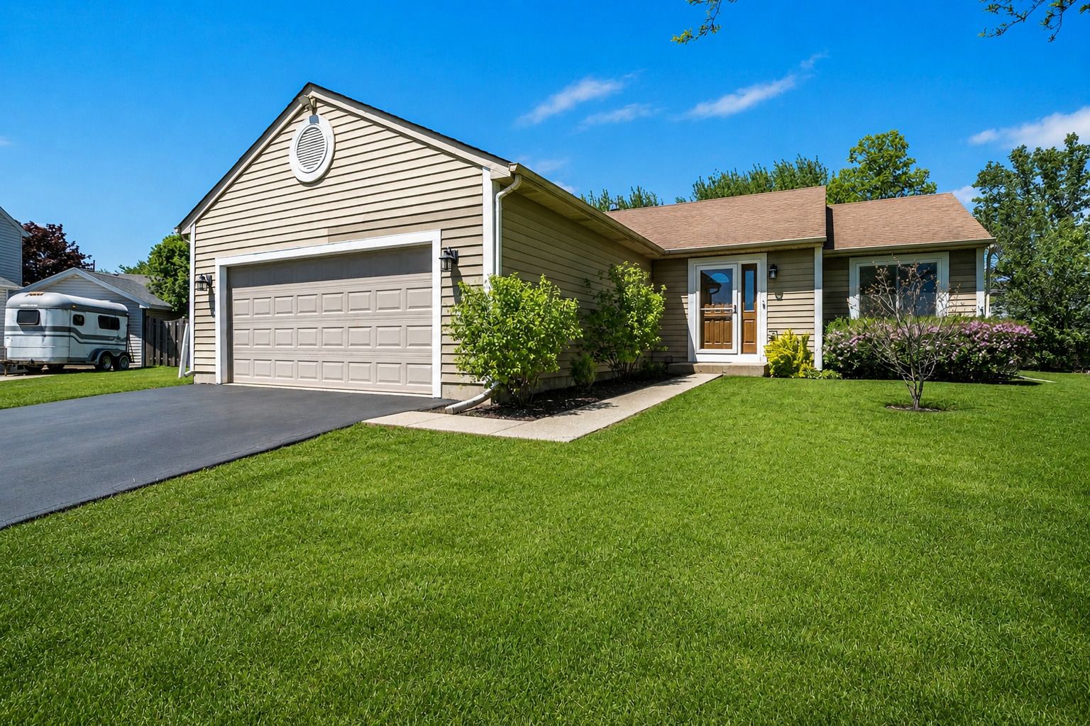 2212 Oak Leaf Court — Lake Villa, IL 60046