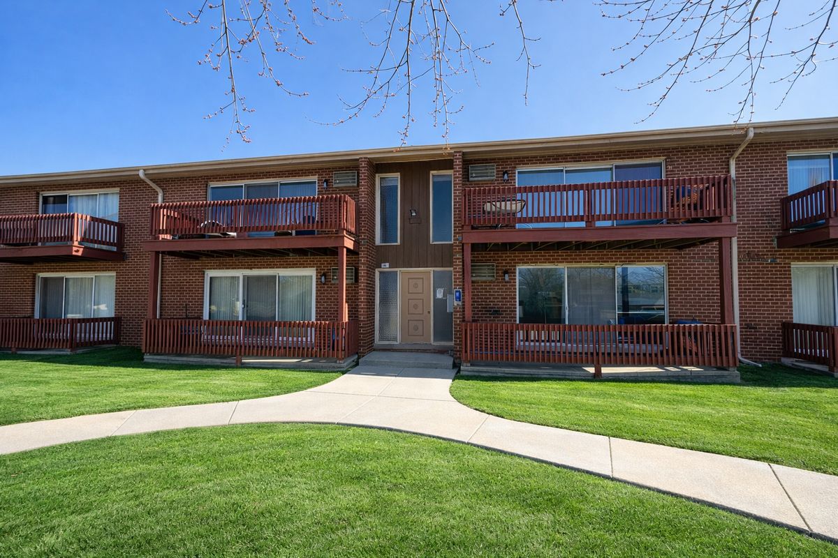 555 Carroll Parkway, Glenwood, IL 60425