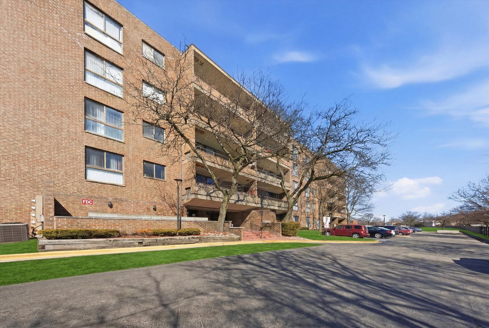 5 E Carriageway Drive #308 — Hazel Crest, IL 60429