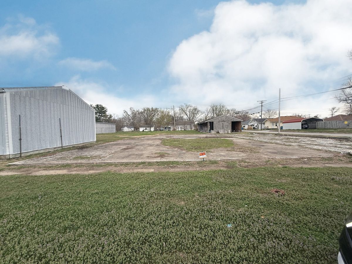 000 Washington Street, Christopher, IL 62822