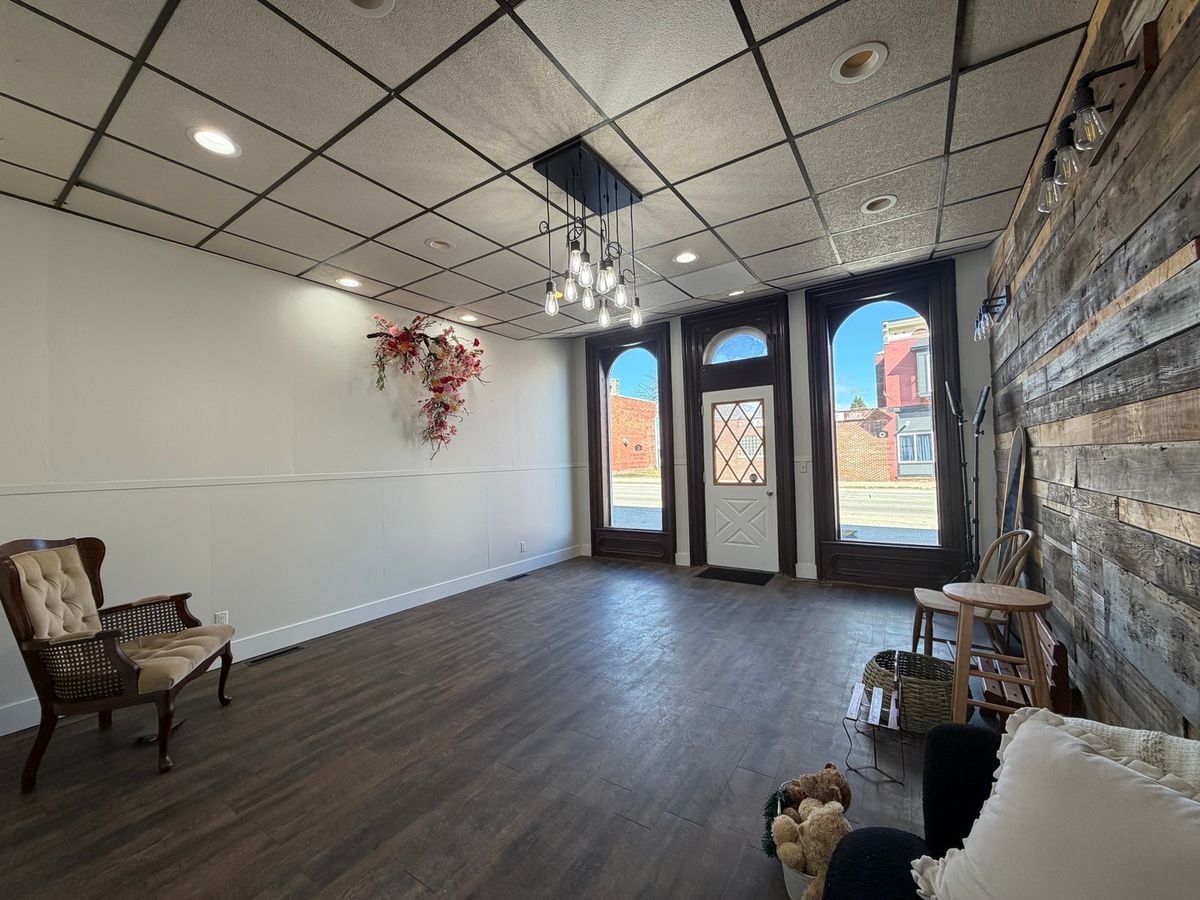 13 E Market Street, Shannon, IL 61078