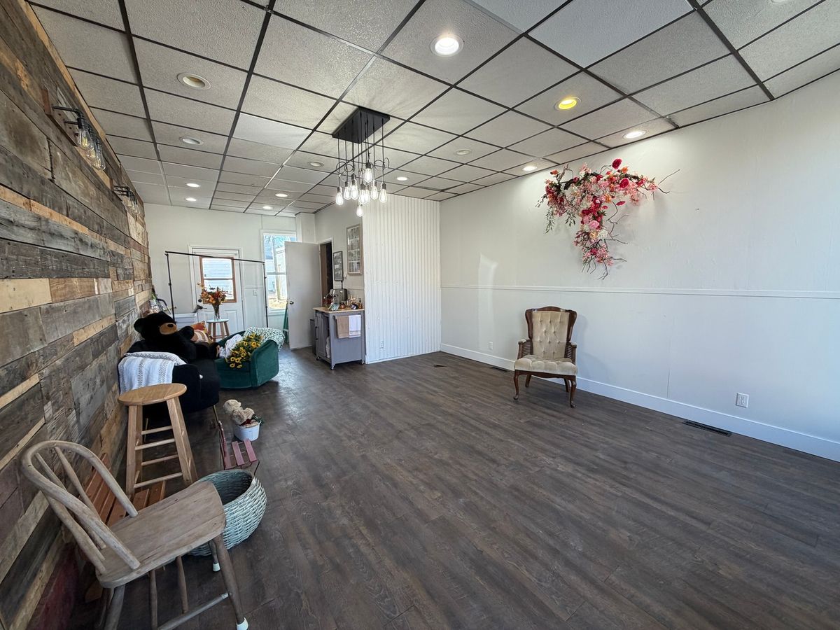 13 E Market Street, Shannon, IL 61078