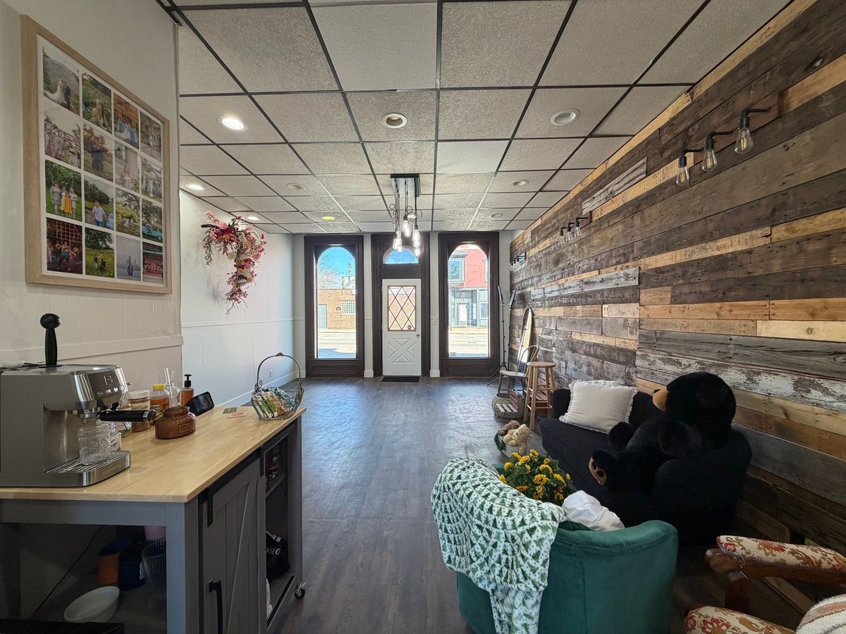 13 E Market Street, Shannon, IL 61078