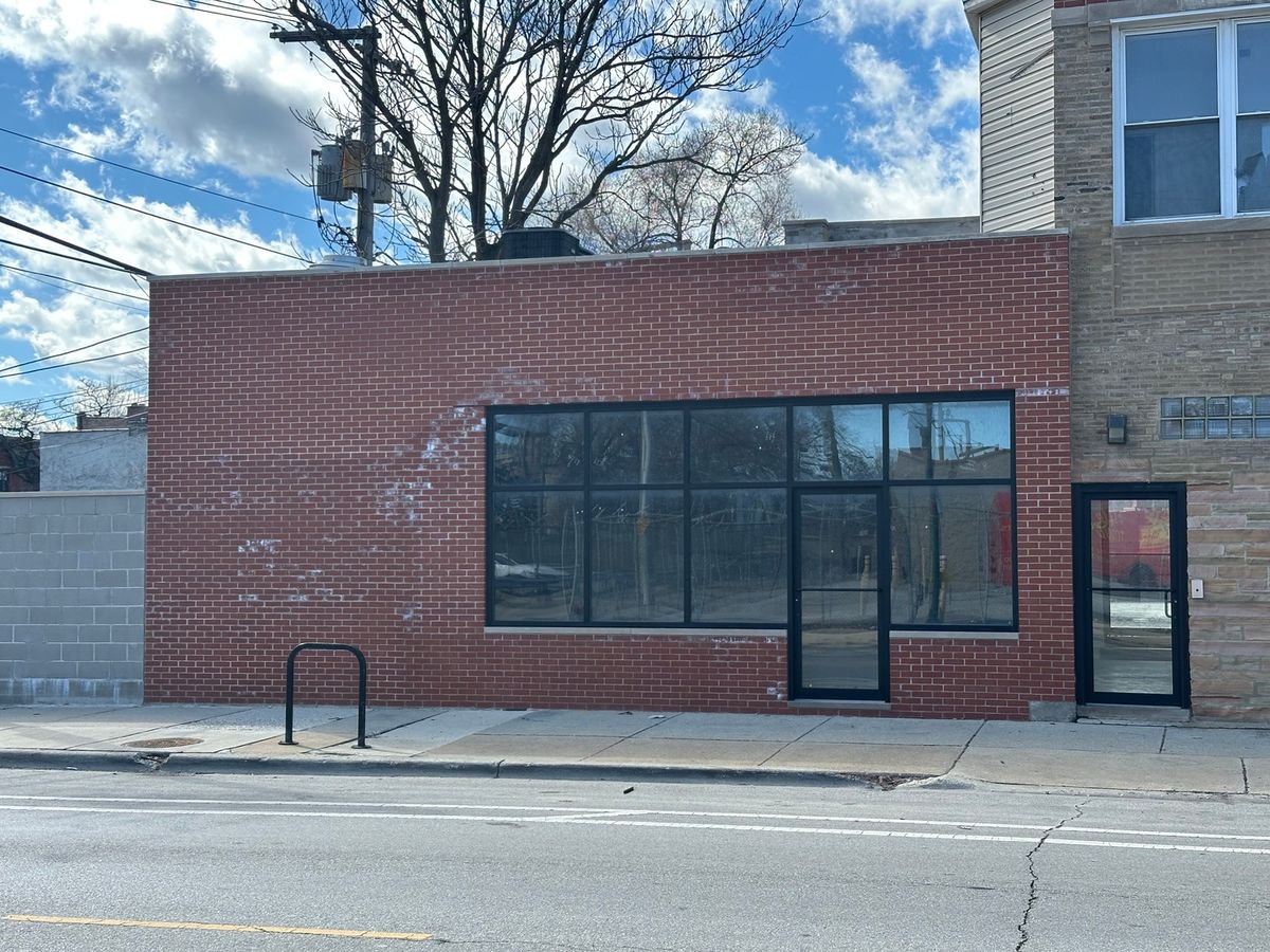 610 Central Park Avenue, Chicago, IL 60624