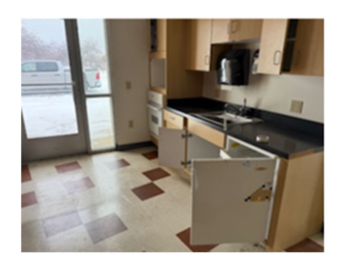 1235 E University Drive, Macomb, IL 61455