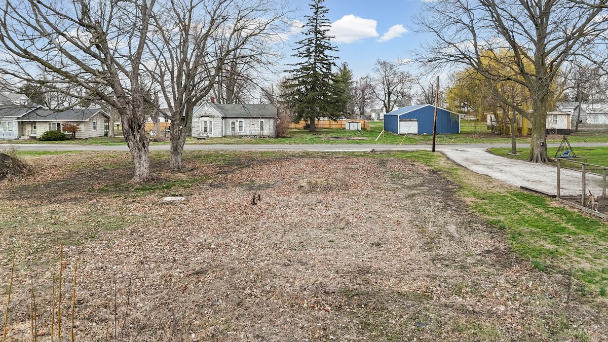 107 Sheridan Street, Longview, IL 61852