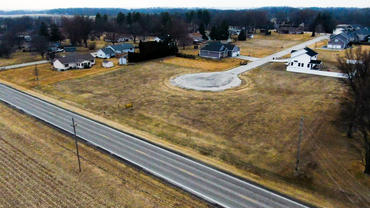 101 Rustic Lake Court, Colona, IL 61241