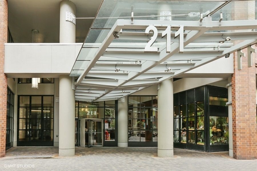 211 E ohio Street #2514 — Chicago, IL 60611