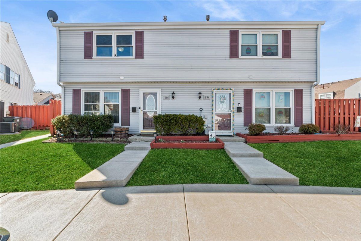 1836 Stockton Drive, Hoffman Estates, IL 60169