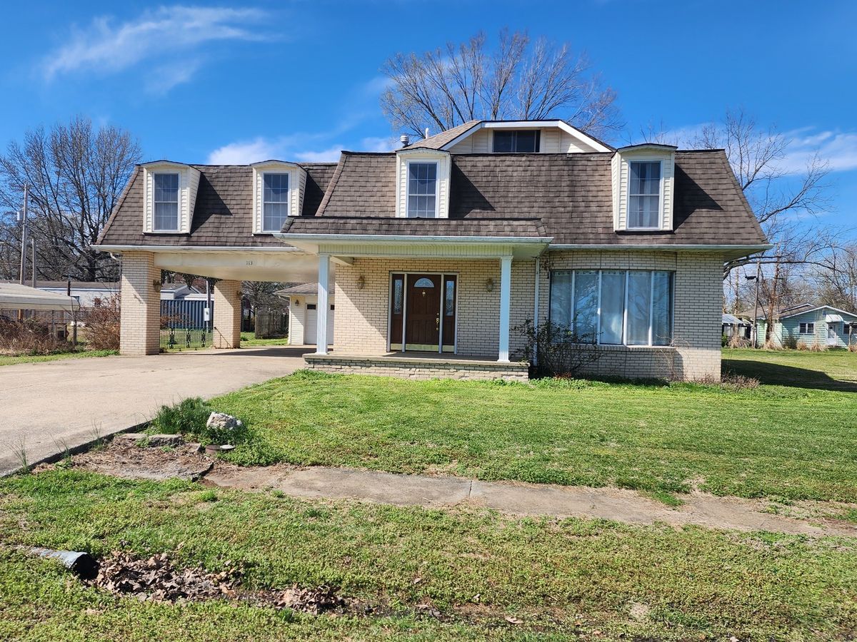 113 Jackson Street, Hurst, IL 62949