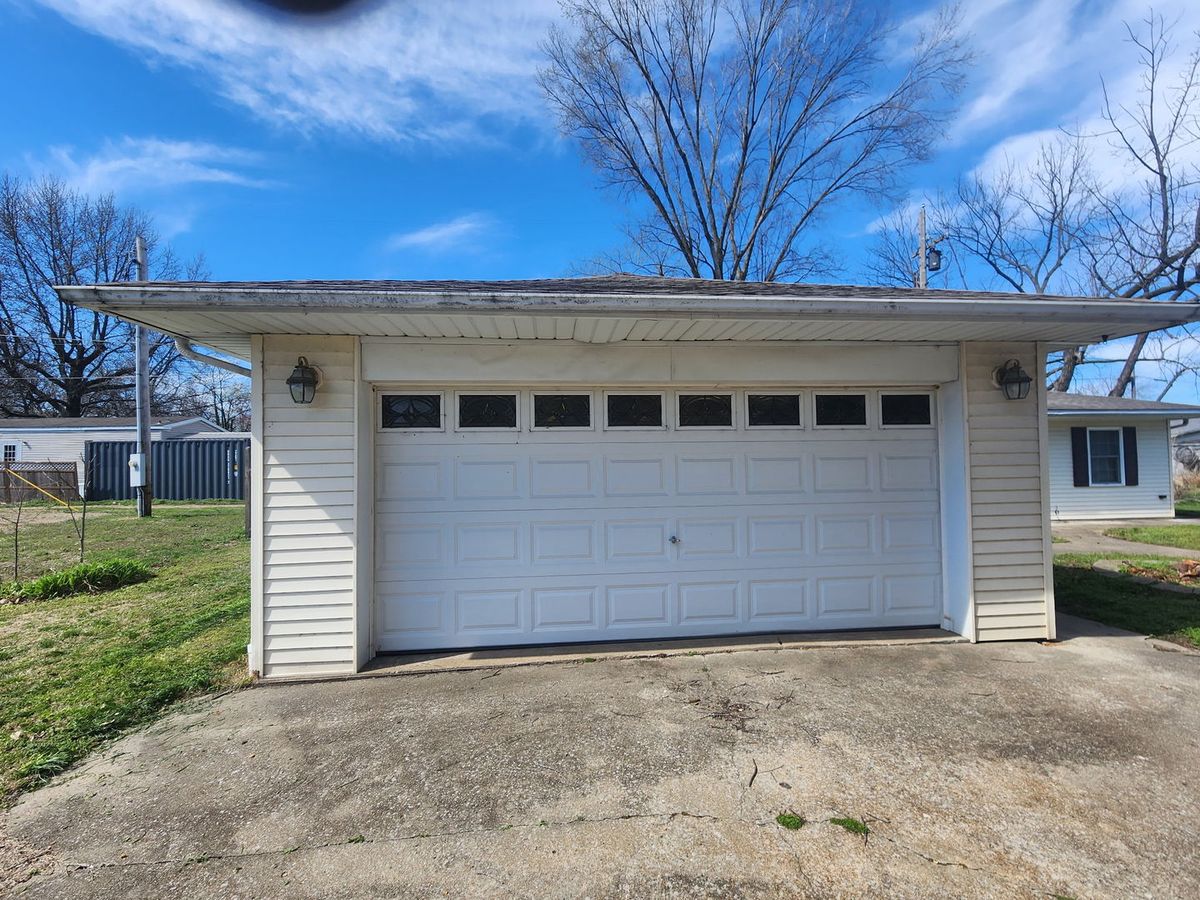 113 Jackson Street, Hurst, IL 62949