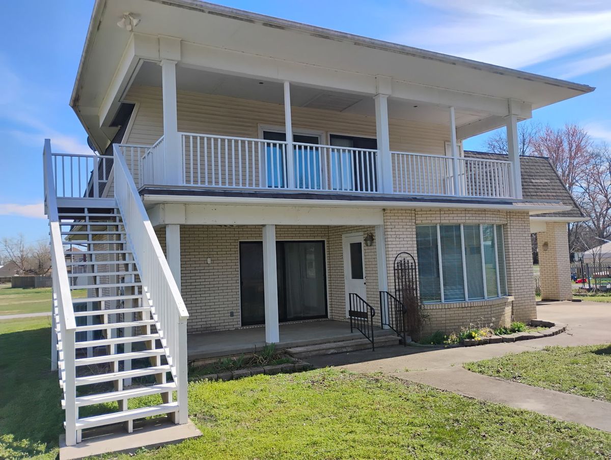 113 Jackson Street, Hurst, IL 62949