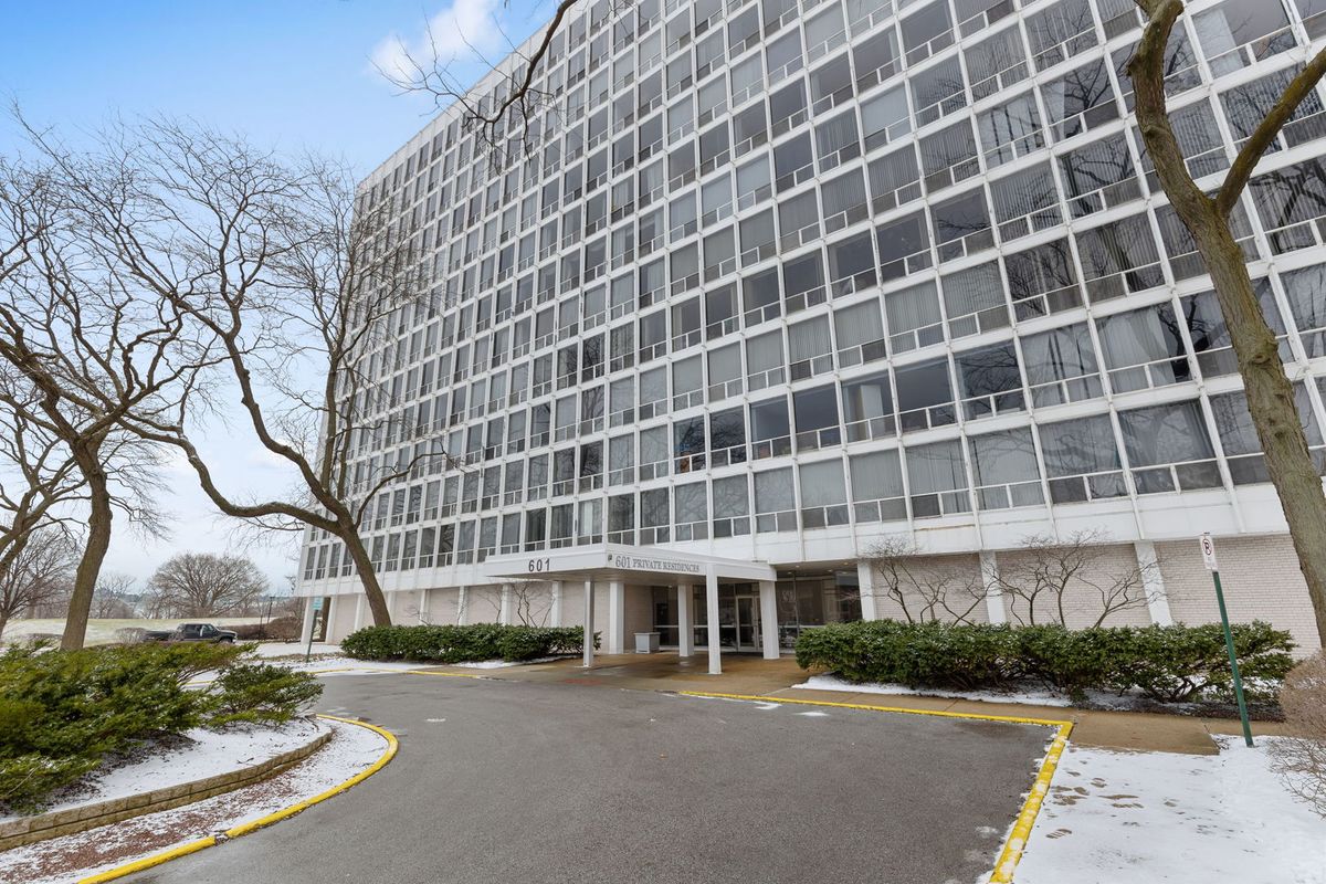 601 32nd Street, Chicago, IL 60616