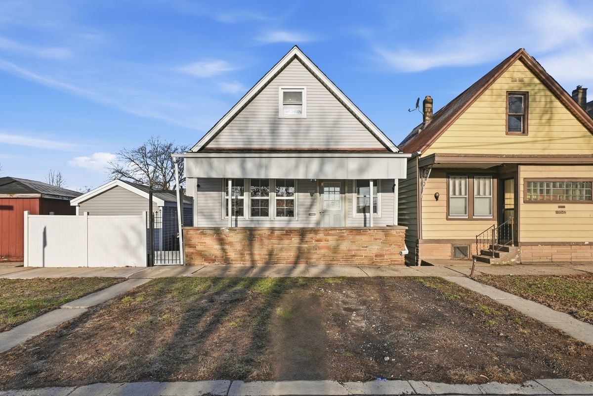 10046 Commercial Avenue, Chicago, IL 60617